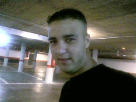 anwar en el parkin del mercadona